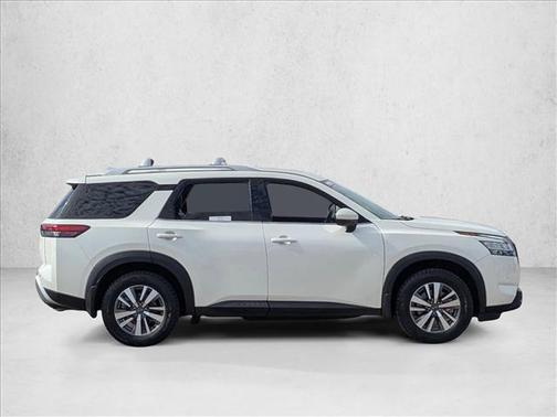 2022 Nissan Pathfinder SL 4WD
