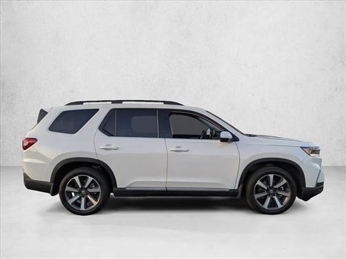 2023 Honda Pilot Touring 8-Passenger