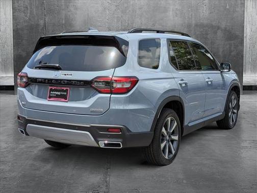2025 Honda Pilot Touring 8-Passenger