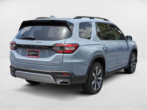 2025 Honda Pilot Touring 8-Passenger