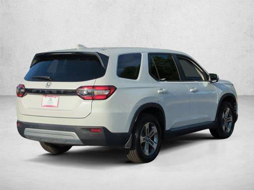 Platinum White Pearl 2024 Honda Pilot EX-L 7 Passenger
