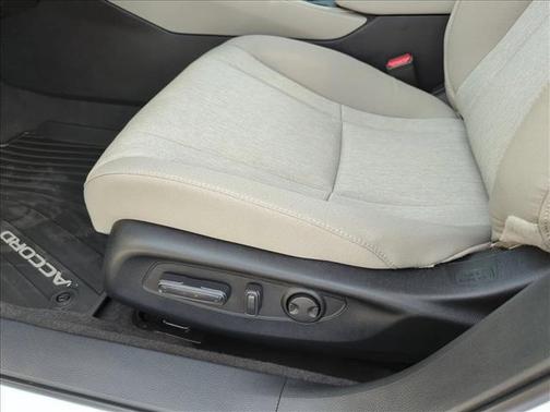 Platinum White Pearl 2026 Honda Accord SE