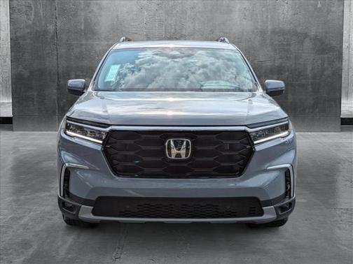 2025 Honda Pilot Touring 8-Passenger