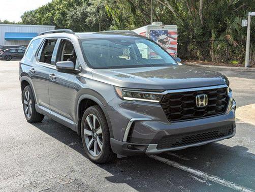 2024 Honda Pilot Touring 8-Passenger