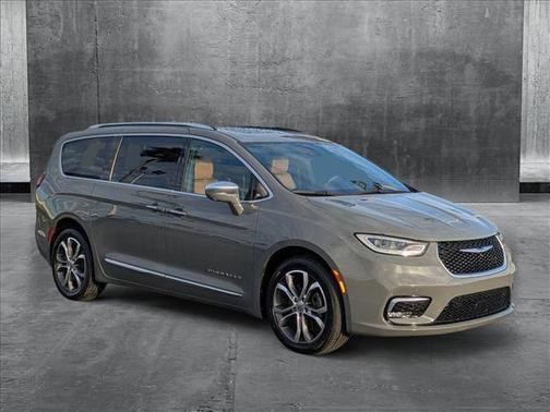 2022 Chrysler Pacifica L
