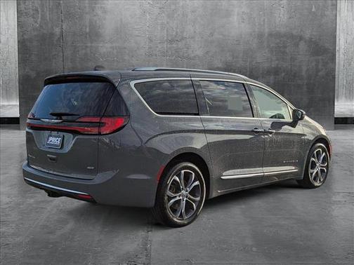 2022 Chrysler Pacifica L