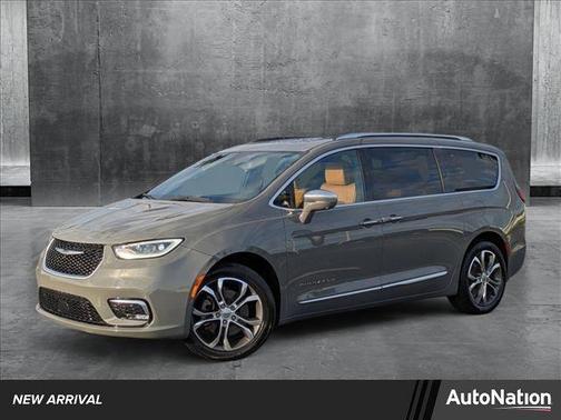 2022 Chrysler Pacifica L