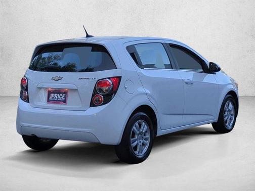 Summit White 2013 Chevrolet Sonic LT