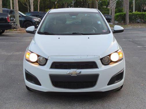 Summit White 2013 Chevrolet Sonic LT