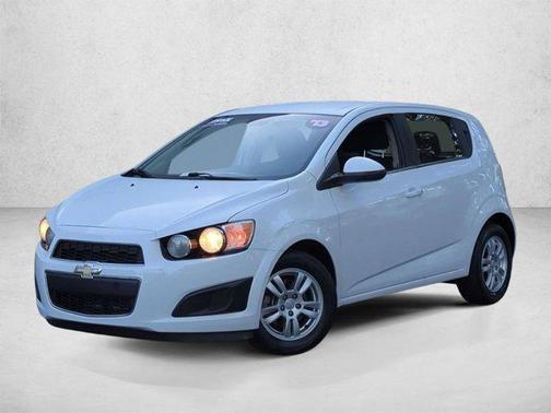 Summit White 2013 Chevrolet Sonic LT