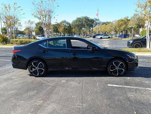 2023 Nissan Altima SR FWD