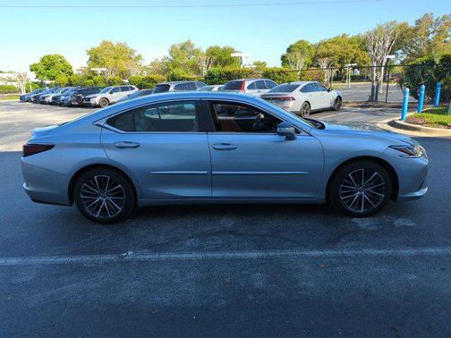 Iridium 2022 Lexus ES 350 Base