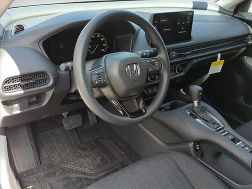 Platinum White Pearl 2026 Honda HR-V LX