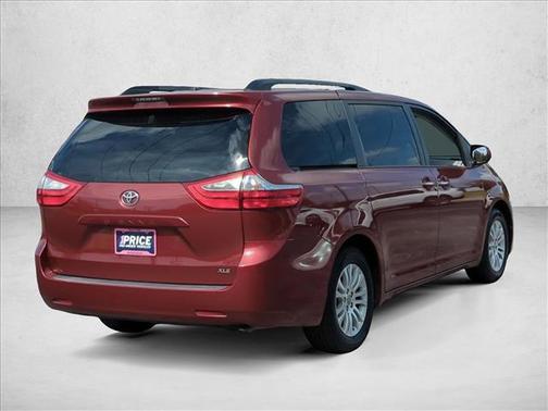 2017 Toyota Sienna XLE