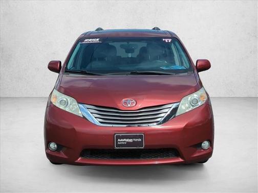 2017 Toyota Sienna XLE