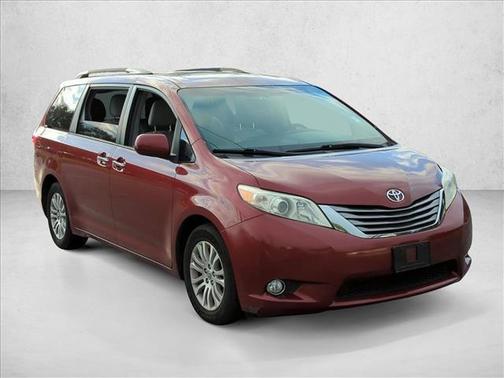 2017 Toyota Sienna XLE