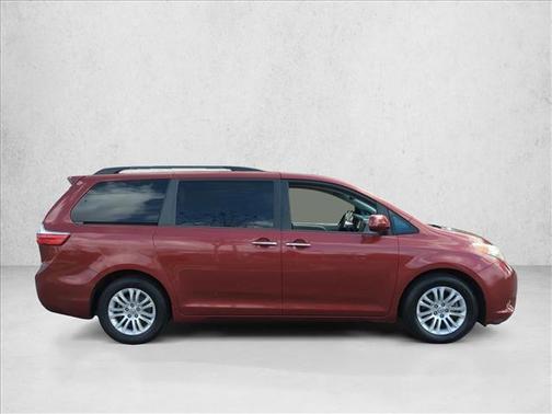 2017 Toyota Sienna XLE