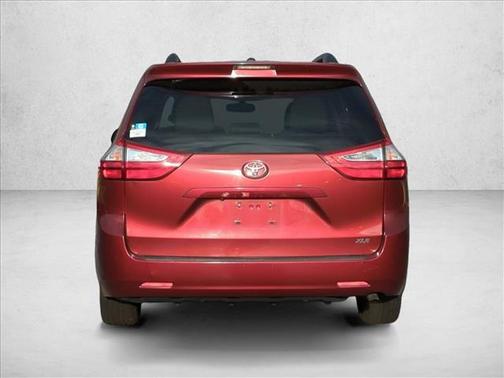 2017 Toyota Sienna XLE
