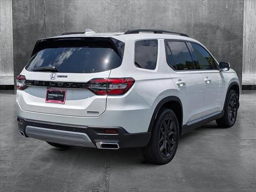 2025 Honda Pilot Touring 8-Passenger