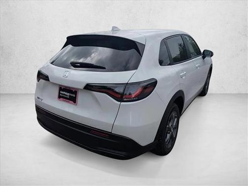 Platinum White Pearl 2026 Honda HR-V LX