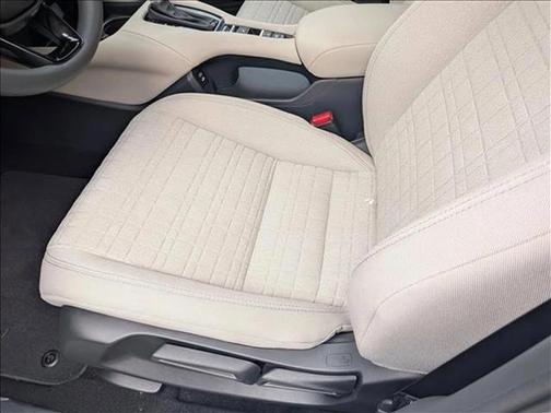 Platinum White Pearl 2026 Honda HR-V LX