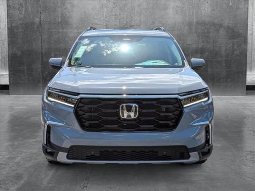 2025 Honda Pilot Touring 8-Passenger