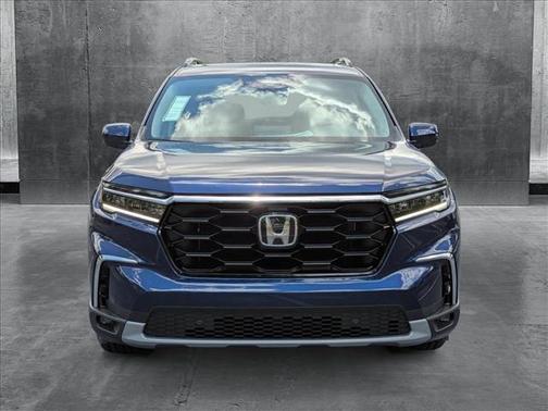 2025 Honda Pilot Touring 8-Passenger