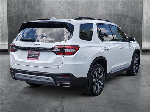 2025 Honda Pilot Touring 8-Passenger