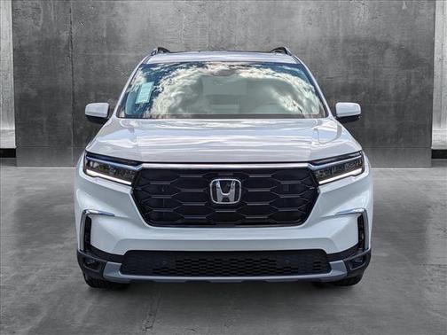 2025 Honda Pilot Touring 8-Passenger