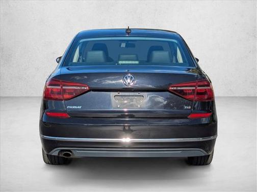 2019 Volkswagen Passat 2.0T Wolfsburg Edition