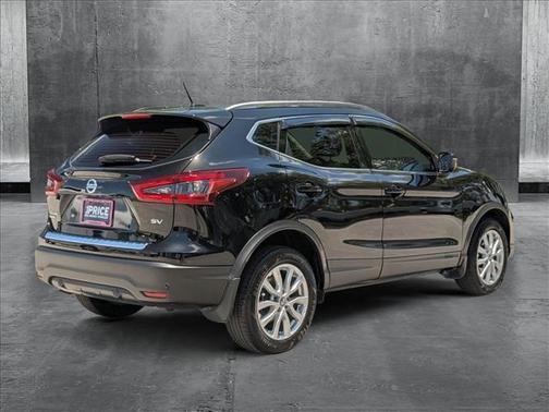 2022 Nissan Rogue Sport SV