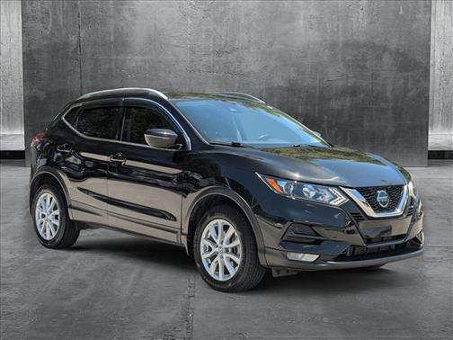 2022 Nissan Rogue Sport SV