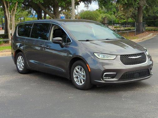 Granite Crystal Metallic Clearcoat 2023 Chrysler Pacifica Touring L