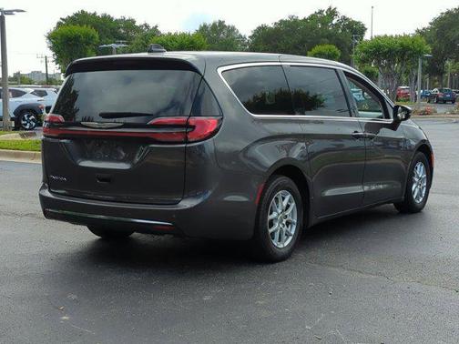 Granite Crystal Metallic Clearcoat 2023 Chrysler Pacifica Touring L