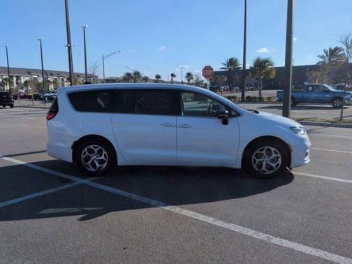 2024 Chrysler Pacifica Limited