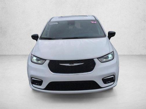 Bright White Clearcoat 2024 Chrysler Pacifica Limited