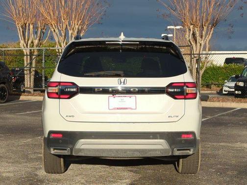 2024 Honda Pilot Elite