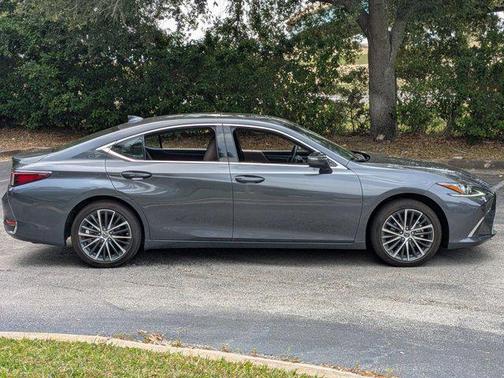 Cloudburst Gray [G 2024 Lexus ES 250 Base