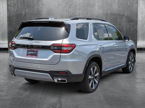 2025 Honda Pilot Touring 8-Passenger