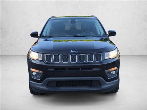 Diamond Black Crystal Pearlcoat 2018 Jeep Compass Latitude