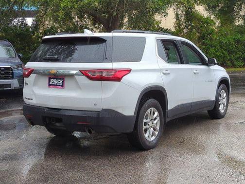 Summit White 2020 Chevrolet Traverse LT Cloth