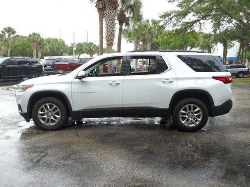 Summit White 2020 Chevrolet Traverse LT Cloth