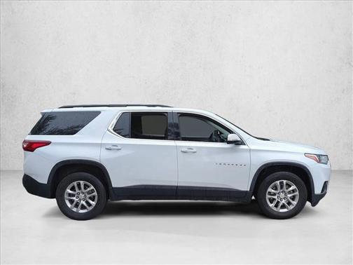 Summit White 2020 Chevrolet Traverse LT Cloth