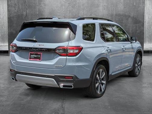 2025 Honda Pilot Touring 8-Passenger