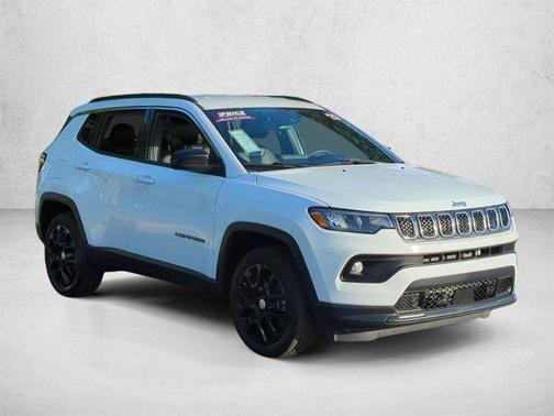 Bright White Clearcoat 2023 Jeep Compass Latitude Lux