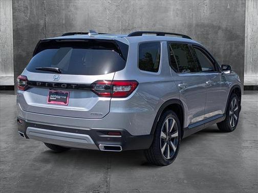 2025 Honda Pilot Touring 8-Passenger