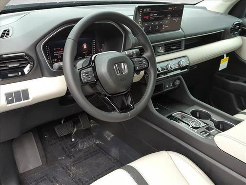 Solar Silver Metallic 2026 Honda Pilot EX-L