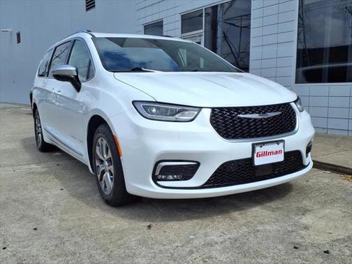2025 Chrysler Pacifica Hybrid Pinnacle