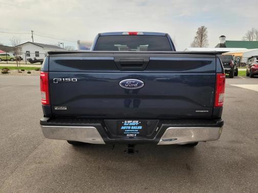 Blue 2016 Ford F-150 XLT