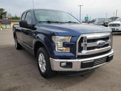 Blue 2016 Ford F-150 XLT